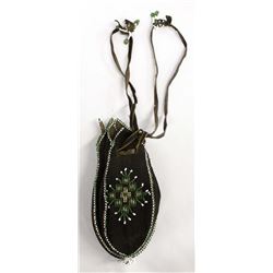 Eastern Woodlands Beaded Tulip Pouch
