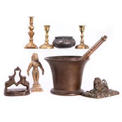 Eight pieces of bronze.