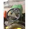 Image 3 : John Deere X304Lawn Tractor 42"