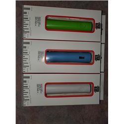 LOT OF 3 POWER BANKS (GREEN, BLUE, WHITE)