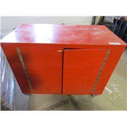 WOODEN SHOP BOX ON CASTERS (50  X 25  X 40 ) *2 DOORS*