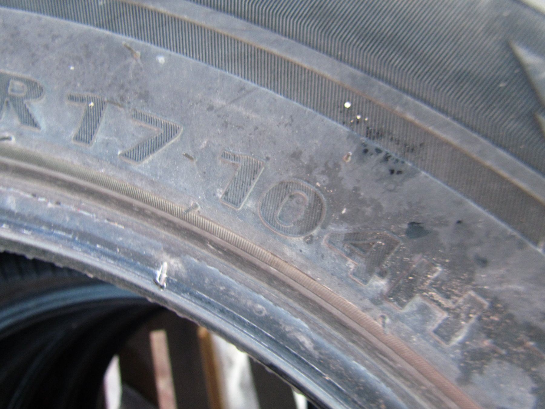 LOT OF 4 TIRES (235/65R/17) *KUMHO*