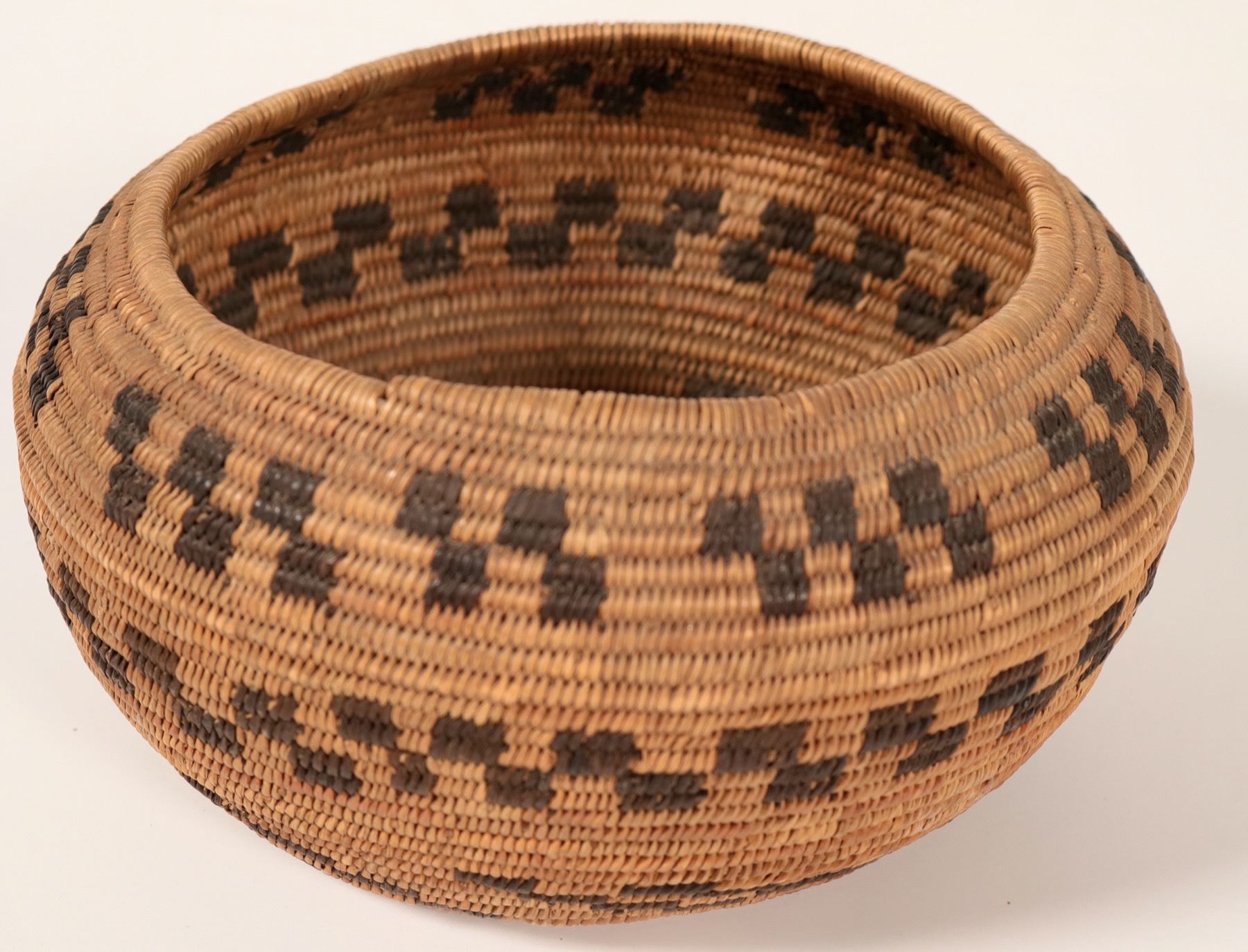 Vintage Step-Pattern Paiute Basket #109911 - Holabird Western Americana ...