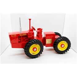 Versatile D-100 tractor 1:16 Signed by Joseph L. Ertl