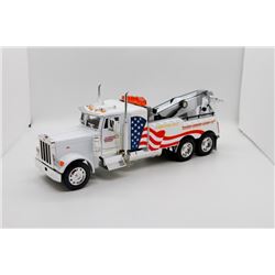 Peterbuilt tow truck