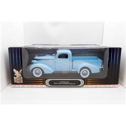 1937 Studebaker Coupe Express pick up 1:18 Road Signature