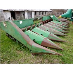 JOHN DEERE 843 HEADER --8 ROW CORN HEADER