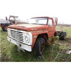 FORD 700 CAB & CHASSIS TRUCK; VIN/SN:F70DVN17246 --S/A, GAS ENGINE, 5&2 SPEED TRANS, 14,724 MILES (B