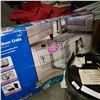 Image 2 : FOLDING DOUBLE DOOR PET CRATE AND CAMP CHAIR