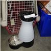 Image 2 : PET CARRIER AND AUTOMATIC PET WATER FEEDER