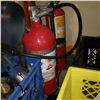 Image 3 : CRATE OF TOOLS, EXTINGUISHERS AND CHICKEN WIRE