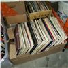 Image 2 : LARGE LOT OF RECORDS AND MANUALS