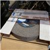 Image 2 : 2 NORTON 10" BY 1-1/2 BY 1-1/4 GRINDING WHEELS