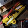 Image 2 : YELLOW TROLLEY JACK