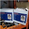 Image 1 : 2 NEW WESTWARD 700 WATT HALOGEN TASK LIGHTS