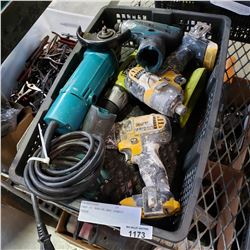 TRAY OF MAKITA AND DE WALT TOOLS