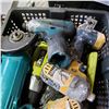 Image 2 : TRAY OF MAKITA AND DE WALT TOOLS