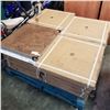 Image 1 : 396 SQUARE FEET OF PORCELAIN TILE IN 20 x 20 PANELS