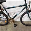 Image 2 : DARK GREEN VENTURE BIKE