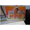 Image 2 : BLUE BOX VINTAGE LIGHT UP DREAM HOUSE