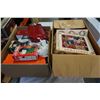 Image 1 : LOT OF VINTAGE XMAS ORNAMENTS AND DECOR