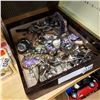 Image 1 : BOX LOT OF COLLECTIBLES