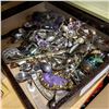 Image 2 : BOX LOT OF COLLECTIBLES