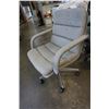 Image 2 : GREY ROLLING OFFICE CHAIR