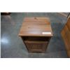 Image 2 : PINE 1 DOOR NIGHTSTAND