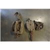 Image 2 : LOT OF ANTIQUE WOODEN PULLEYS AND METAL PULLEY W/ HOOKS