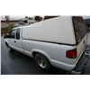 Image 1 : 2003 CHEVROLET S10 PICK-UP W/ 306000KM CUSTOMER STEREO CANOPY MACHANIC SPECIAL - DOES NOT GO PAST 4T