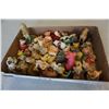 Image 2 : TRAY OF PIG FIGURES