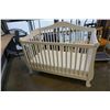 Image 1 : WHITE CRIB