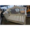 Image 2 : WHITE CRIB