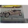 Image 2 : 5 TIN SIGNS