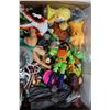 Image 2 : TRAY OF ACTION FIGURES