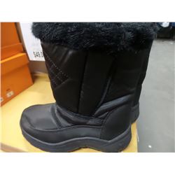 Snow Boots Size 2 kids