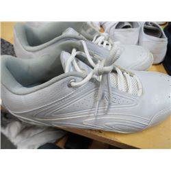 Andi Tennis Shoes Mens 11.5
