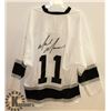 Image 2 : WHITE MARK MESSIER XL JERSEY.