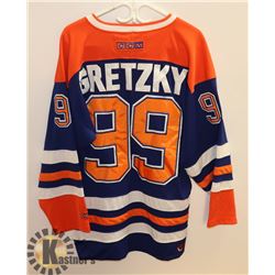 CCM GRETZKY OILERS SIZE M JERSEY.