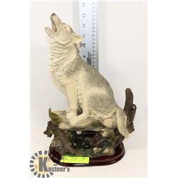 NEW HOWLING WOLF STATUE