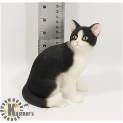 NEW BLACK AND WHITE CAT FIGURE