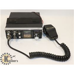 VINTAGE CITIZEN CB RADIO WITH