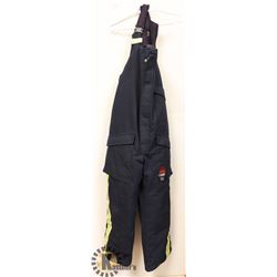 ACTIONWEST FLAME RESISTANT 2XL OVERALLS.