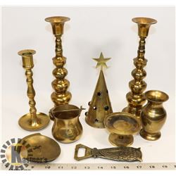BOX OF ASSORTED BRASS
