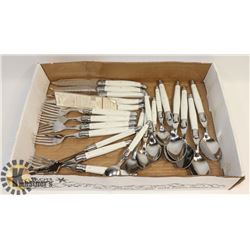 VINTAGE STYLE SILVERWARE SET