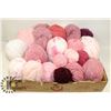 Image 1 : FLAT OF ASSORTED YARN