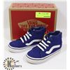 Image 1 : VANS "OFF THE WALL" KIDS SIZE 8 SK8 HI ZIP SHOES