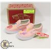 Image 1 : VANS "OFF THE WALL" KIDS SIZE 6 CLASSIC SLIP ON