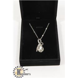 FASHION NECKLACES WITH PENDANT.